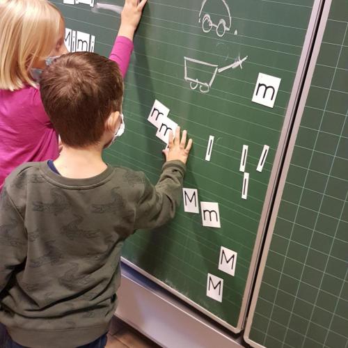 Buchstabenerarbeitung mit allen Sinnen