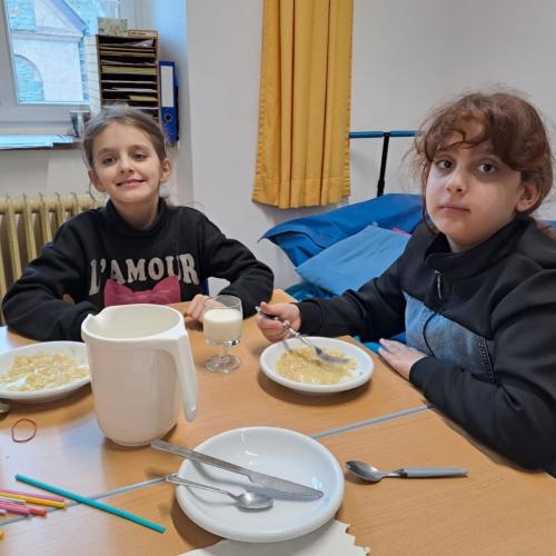 Gemeinsames Essen während der ZI Stunden